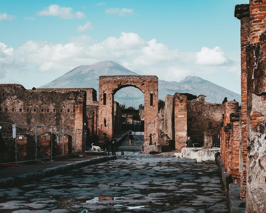 Amalfi Coast Travel Itinerary - best travel itineraries. A 5 day comprehensive travel guide of the Amalfi Coast. What to see in the Amalfi Coast. things to Do in the Amalfi Coast. Pompeii